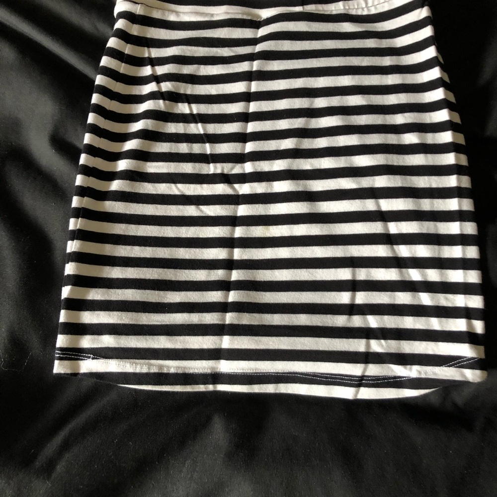 H&M mini skirt - Picture 3 of 4